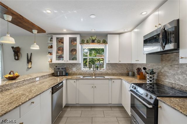 1262 Carlene AVE, Fort Myers, FL 33901