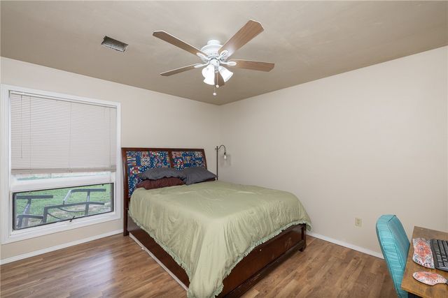 404 NE 4Th Avenue, Gravette, AR 72736
