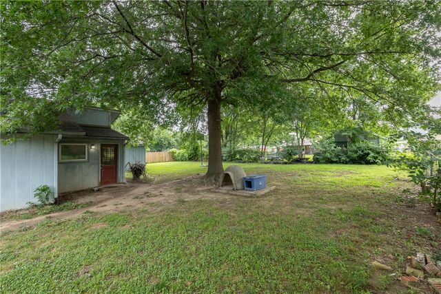 404 NE 4Th Avenue, Gravette, AR 72736
