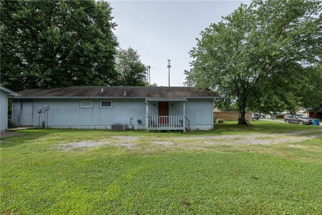 404 NE 4Th Avenue, Gravette, AR 72736