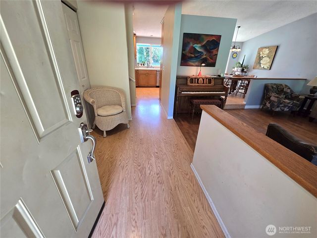 313 NE 191 Street, Shoreline, WA 98155