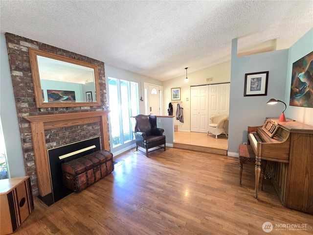 313 NE 191 Street, Shoreline, WA 98155