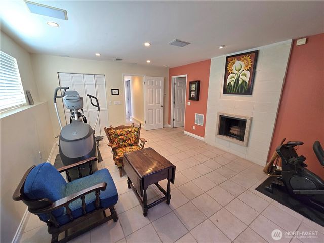 313 NE 191 Street, Shoreline, WA 98155