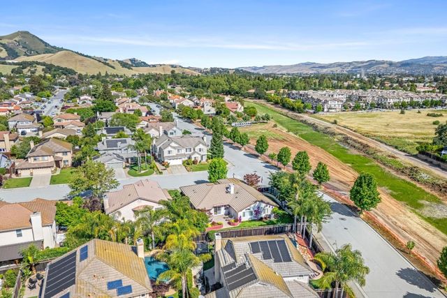 312 La Vela Court, Morgan Hill, CA 95037