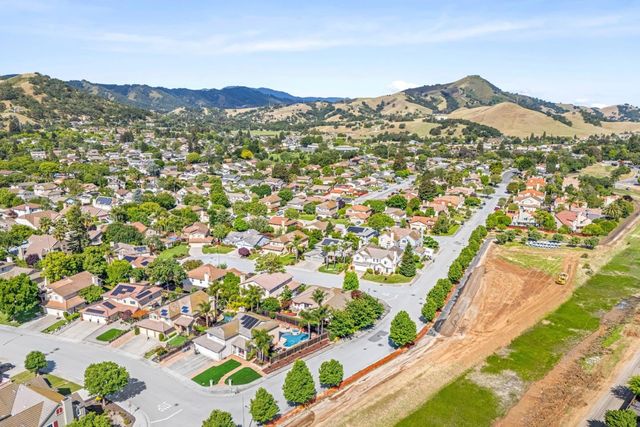 312 La Vela Court, Morgan Hill, CA 95037