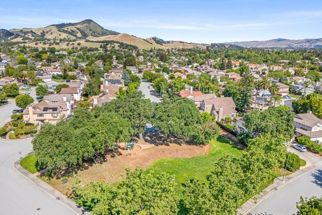 312 La Vela Court, Morgan Hill, CA 95037