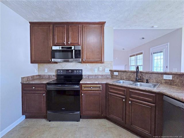 6022 Begonia Drive, Fayetteville, NC 28314