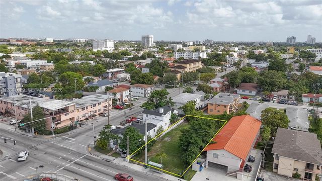 1877 SW 7th St, Miami, FL 33135