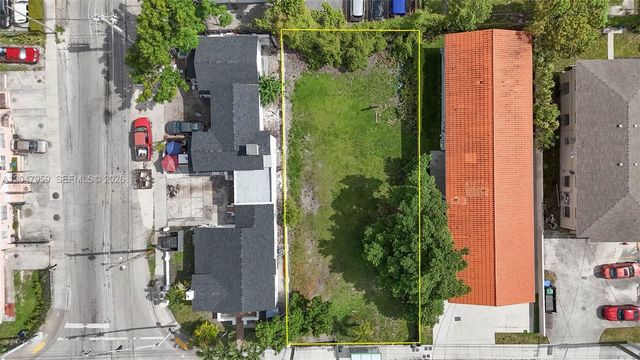1877 SW 7th St, Miami, FL 33135