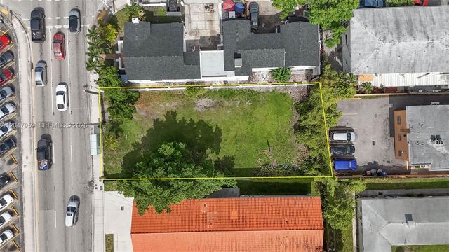 1877 SW 7th St, Miami, FL 33135