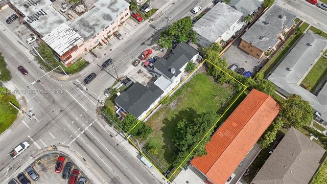 1877 SW 7th St, Miami, FL 33135
