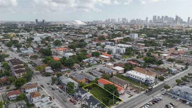 1877 SW 7th St, Miami, FL 33135