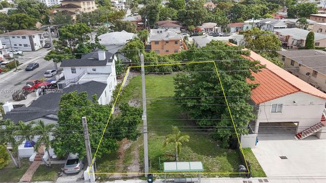 1877 SW 7th St, Miami, FL 33135