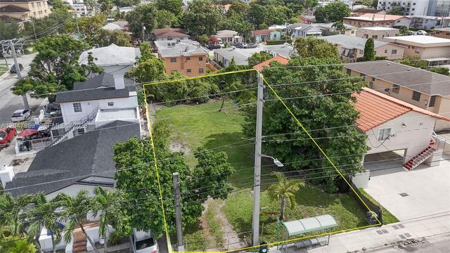 1877 SW 7th St, Miami, FL 33135
