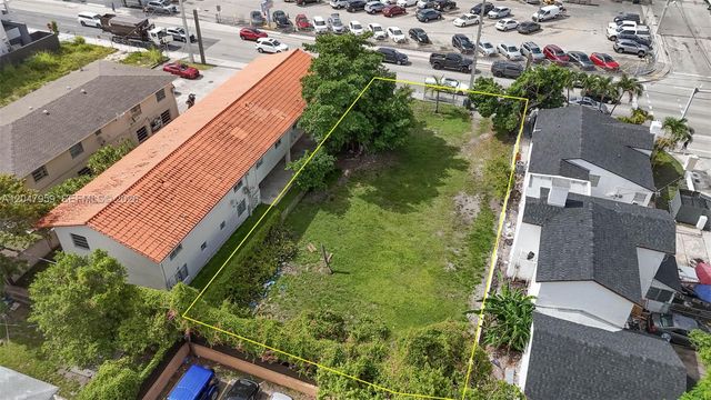 1877 SW 7th St, Miami, FL 33135