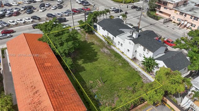 1877 SW 7th St, Miami, FL 33135
