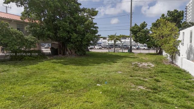 1877 SW 7th St, Miami, FL 33135