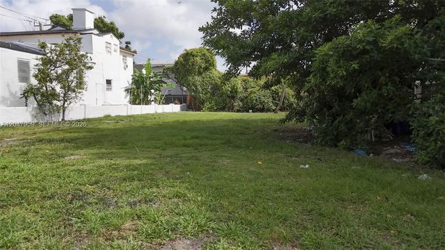 1877 SW 7th St, Miami, FL 33135