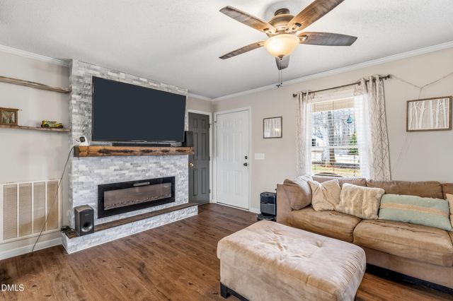 3316 Golden Oaks Drive, Graham, NC 27253