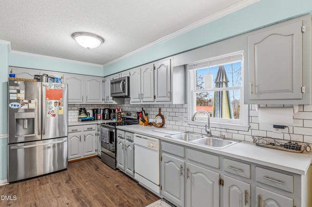 3316 Golden Oaks Drive, Graham, NC 27253