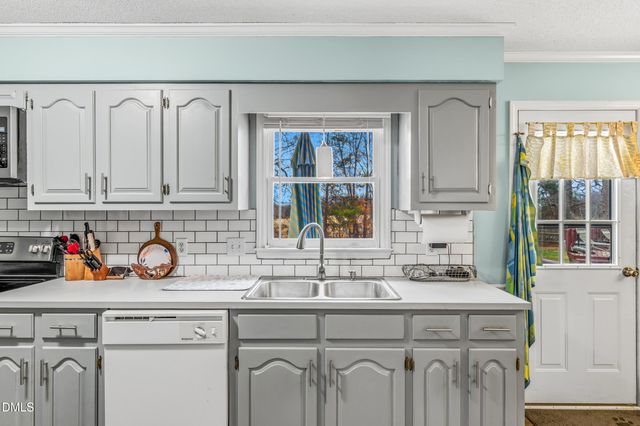 3316 Golden Oaks Drive, Graham, NC 27253