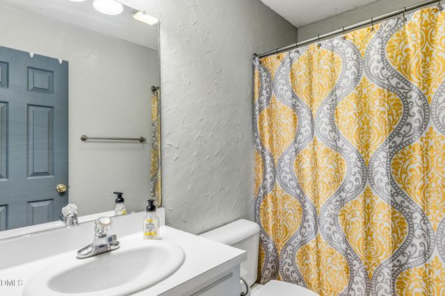 3316 Golden Oaks Drive, Graham, NC 27253