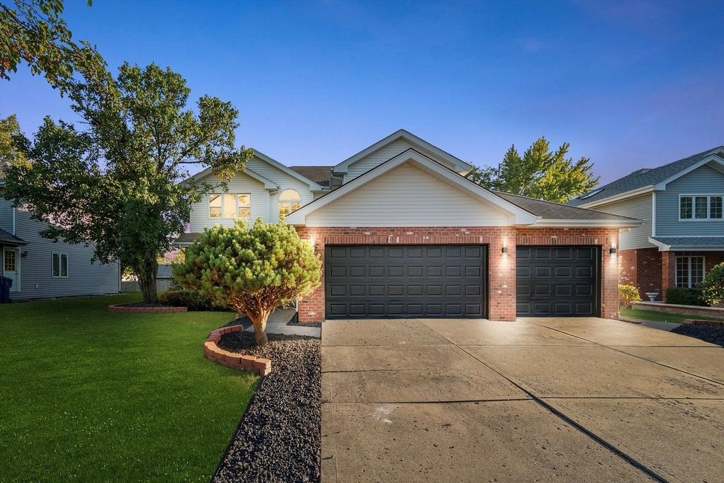 5345 Stanford Lane, Matteson, IL 60443