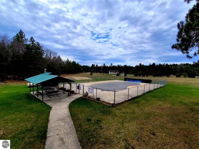 80 Lovells Road, Grayling, MI 49738