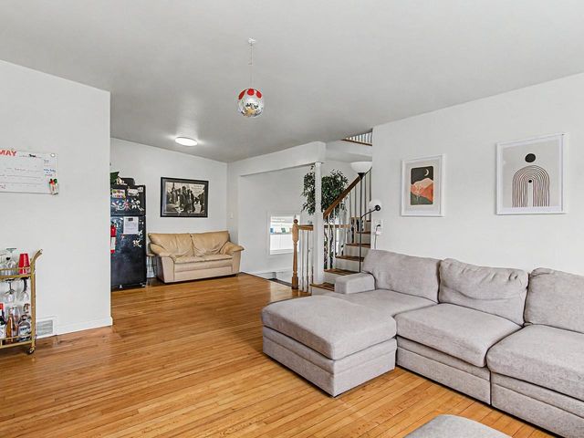 10 Suburban Square, South Burlington, VT 05403