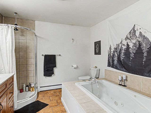10 Suburban Square, South Burlington, VT 05403