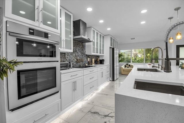 5624 CAPE LEYTE DRIVE, Sarasota, FL 34242