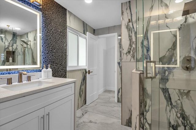 5624 CAPE LEYTE DRIVE, Sarasota, FL 34242