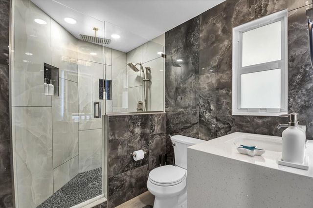 5624 CAPE LEYTE DRIVE, Sarasota, FL 34242