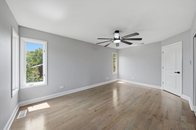 223 S Dante Avenue, Glenwood, IL 60425