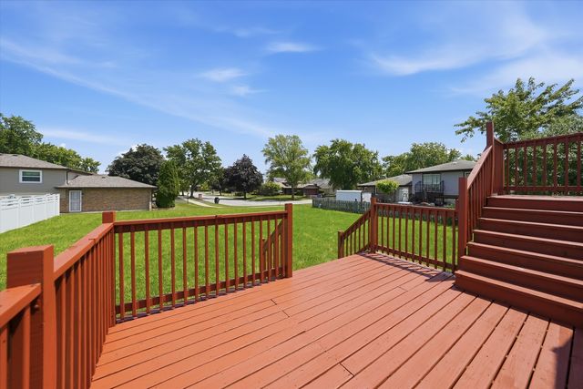 223 S Dante Avenue, Glenwood, IL 60425