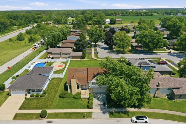 223 S Dante Avenue, Glenwood, IL 60425