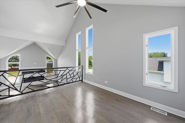 223 S Dante Avenue, Glenwood, IL 60425