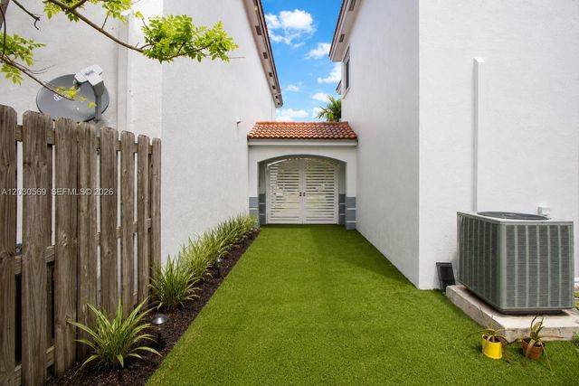 2564 SW 147th Path, Miami, FL 33185