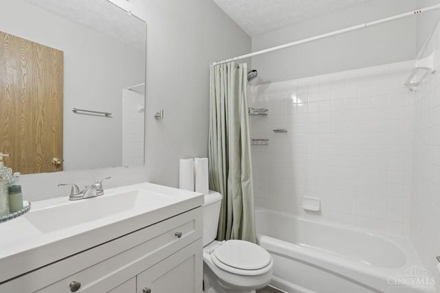 884 Venetian Terrace, Cincinnati, OH 45224