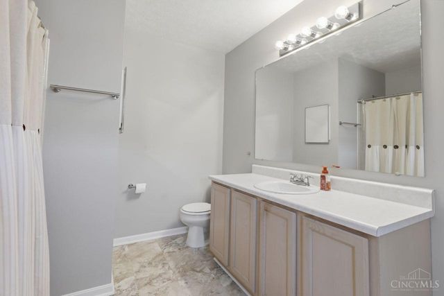 884 Venetian Terrace, Cincinnati, OH 45224