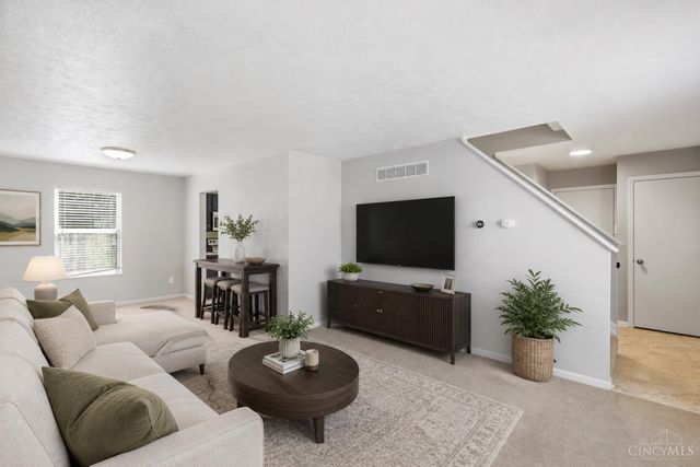 884 Venetian Terrace, Cincinnati, OH 45224