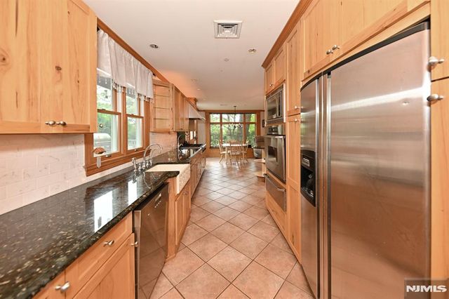8 Myrtle Street, Montvale, NJ 07645