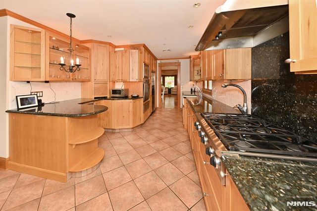 8 Myrtle Street, Montvale, NJ 07645
