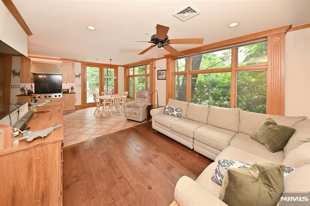 8 Myrtle Street, Montvale, NJ 07645