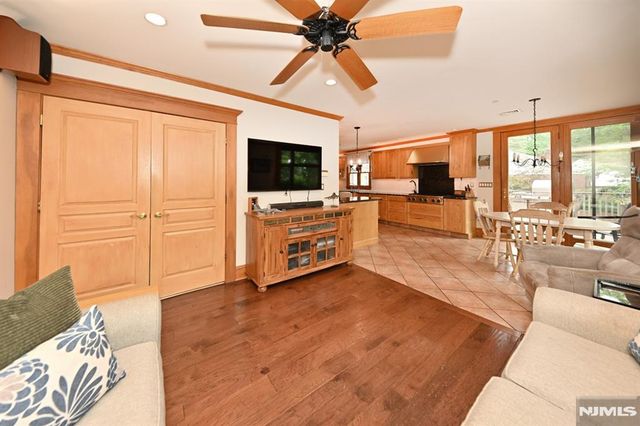 8 Myrtle Street, Montvale, NJ 07645
