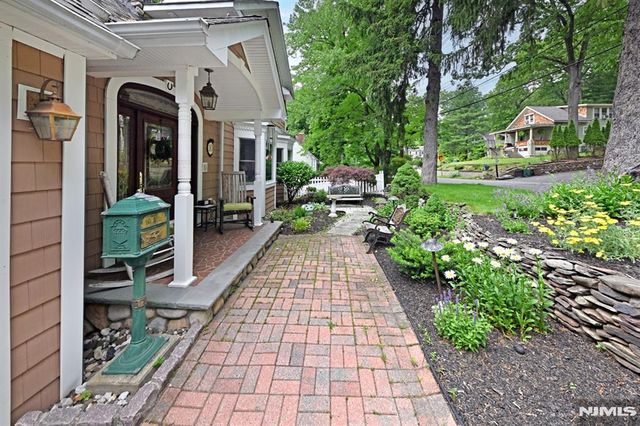8 Myrtle Street, Montvale, NJ 07645
