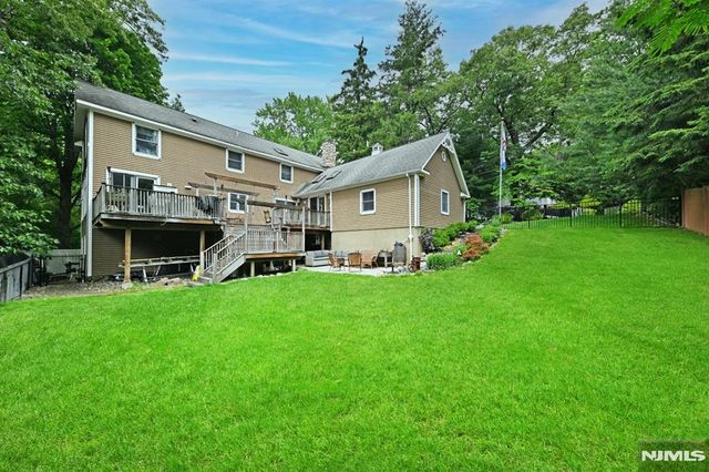 8 Myrtle Street, Montvale, NJ 07645