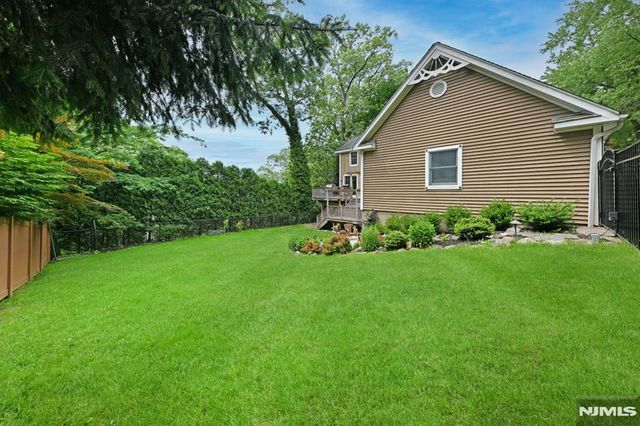 8 Myrtle Street, Montvale, NJ 07645