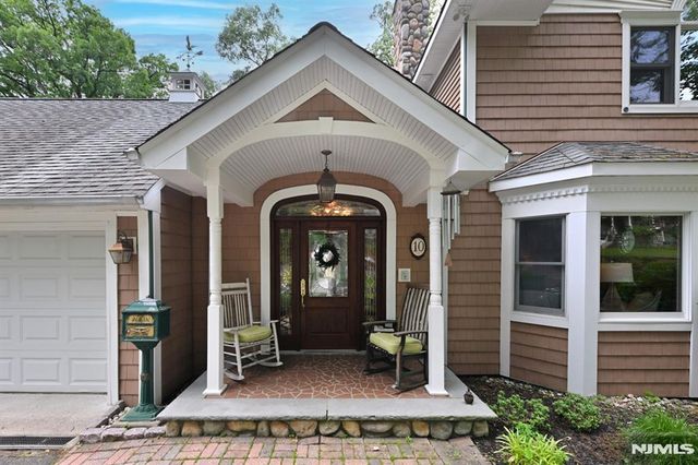 8 Myrtle Street, Montvale, NJ 07645