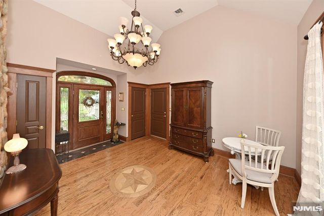 8 Myrtle Street, Montvale, NJ 07645